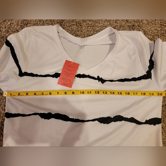 Lunivop Women's Tshirt - Picture 8 of 9